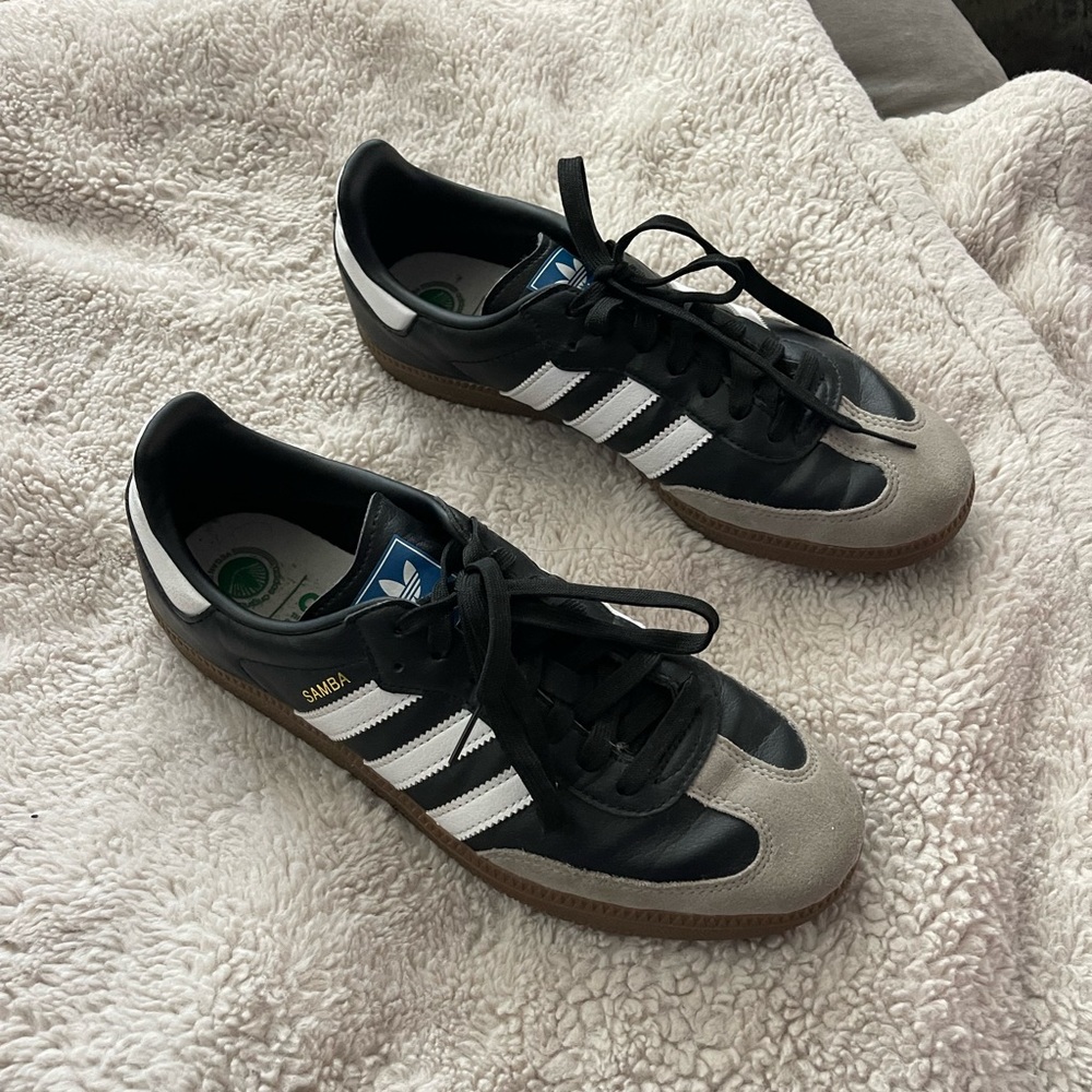 OG Vegan Samba Adidas. Women’s size 10. Men’s size 9.